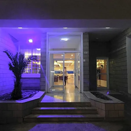 Apartmanhotel Evabelle Napa 3*