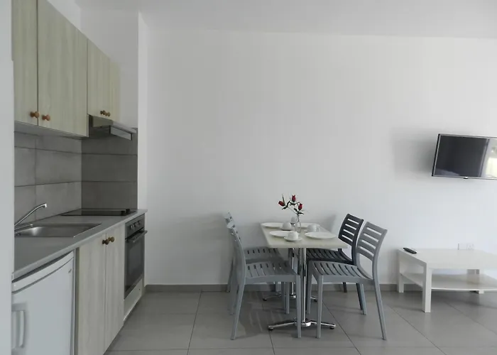 Evabelle Napa Apartmanhotel Ajía Nápa